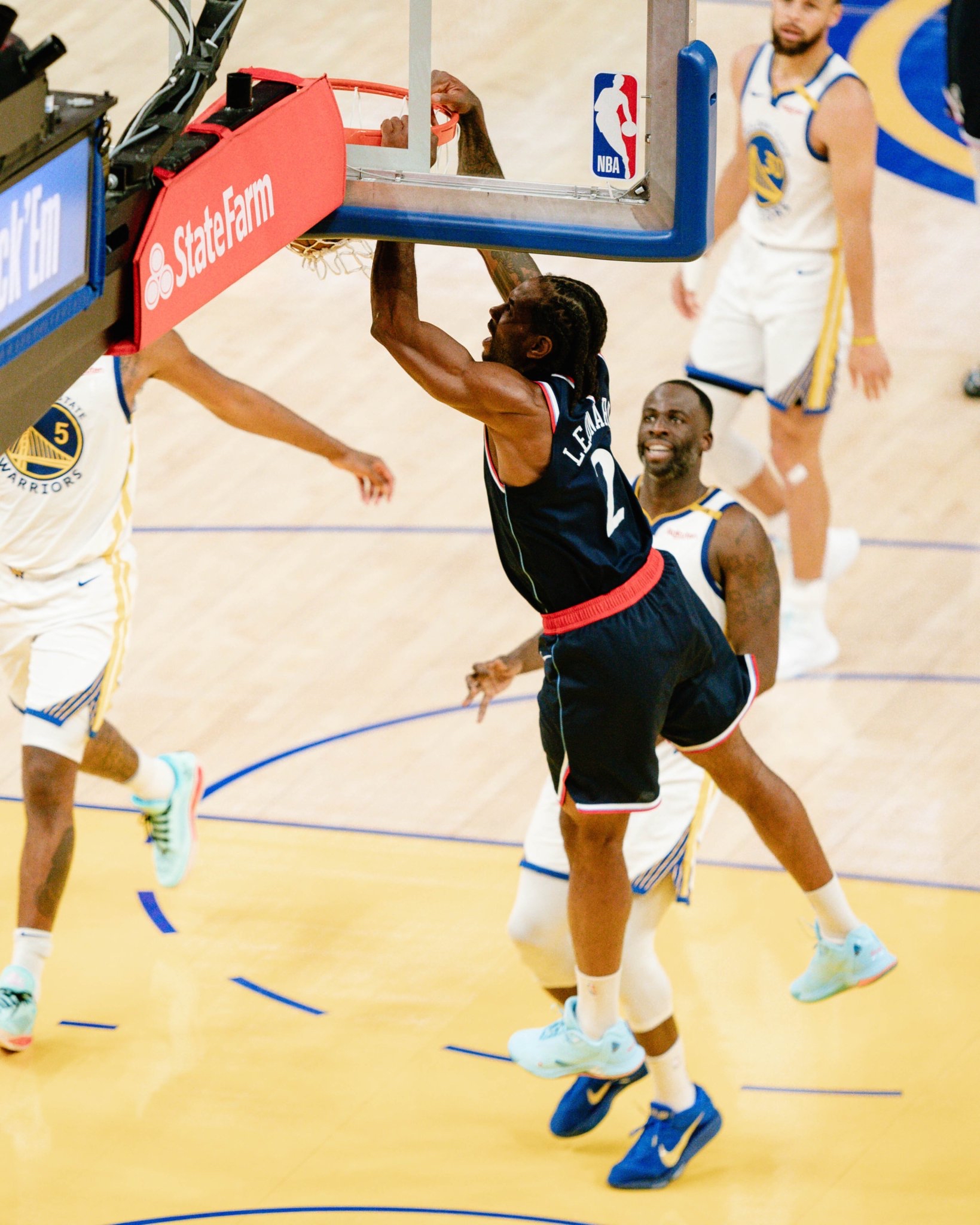 英雄联盟赔率-赛地聚焦：NBA常规赛关键时刻热度飙升，深圳男篮篮板制胜，管理层满意，阵容厚度经受考验的简单介绍